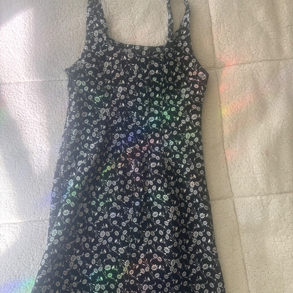 Black daisy dress - Picture 2 of 3